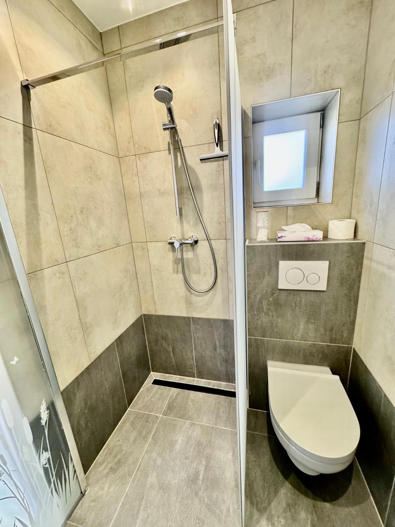 Gaestezimmer Beate Und Ferienwohnung Rheda Wiedenbrueck Ngoại thất bức ảnh